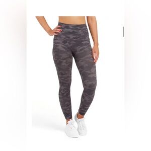 SPANX Look at me now Seamless Leggings. Size XS